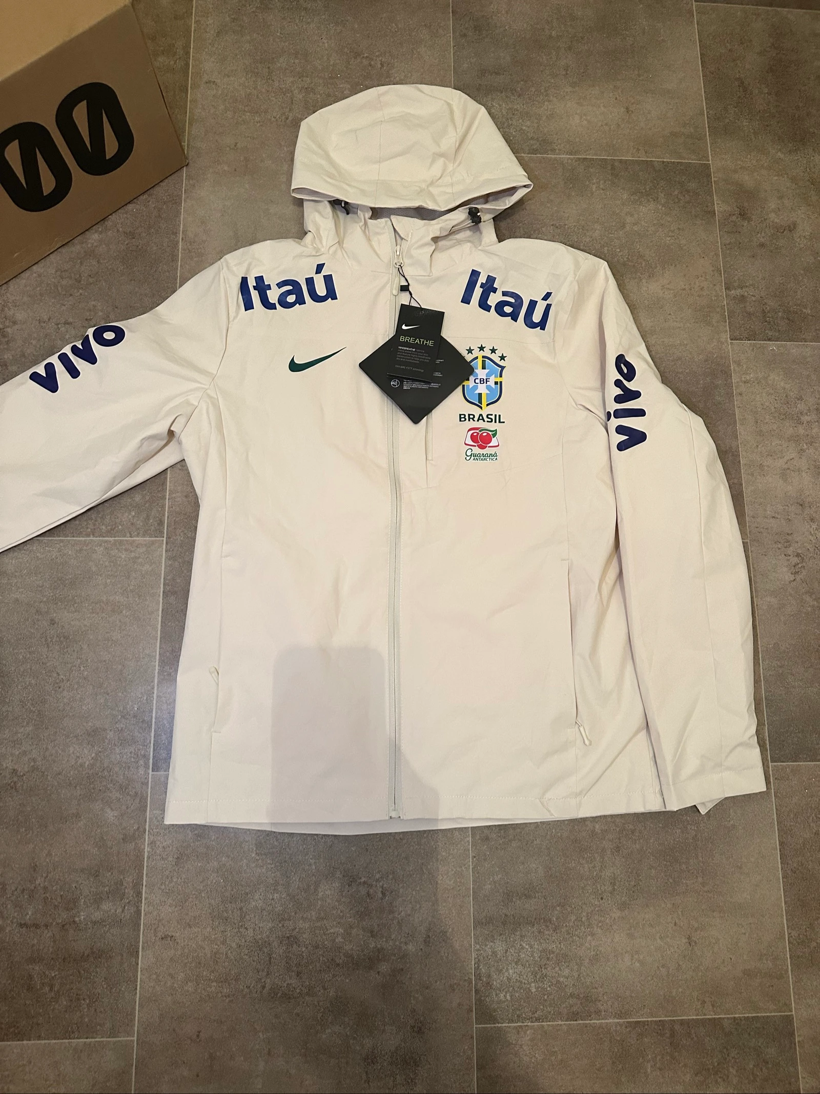 Veste Brésil Nike Gore-Tex édition officielle | IR